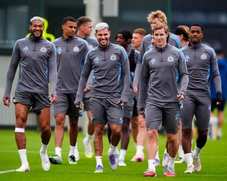 Eddie Howe Calls On Squad to Show They're Contenders Against Barcelona